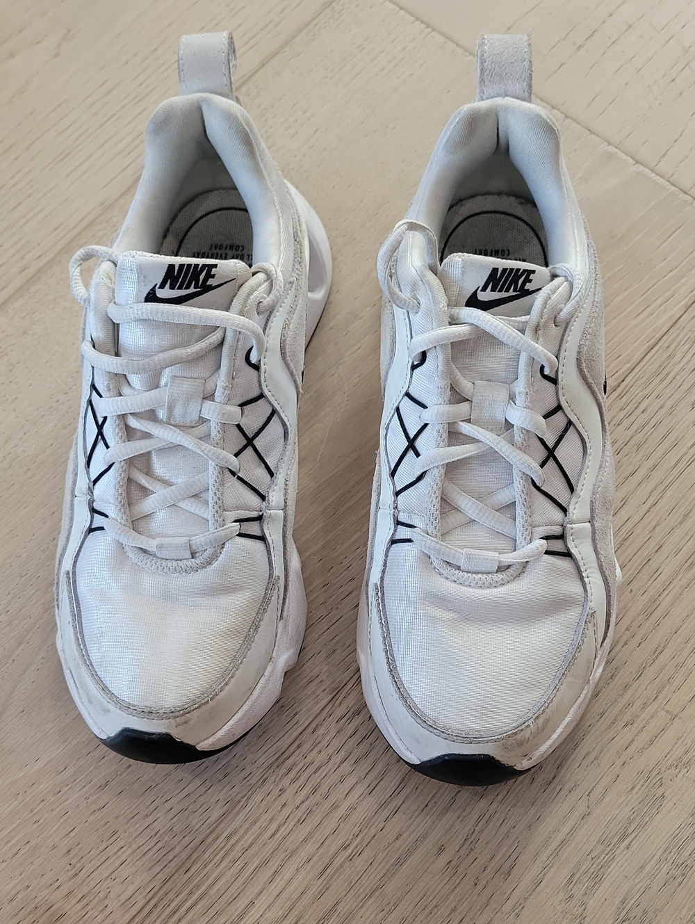 Nike RYZ Sneakers, Size 6.5